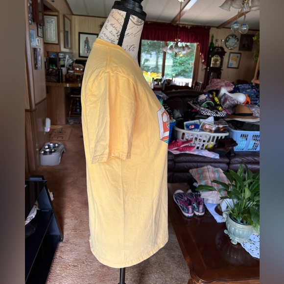 Women’s yellow Walt Disney World short sleeve tee shirt. - Picture 12 of 16